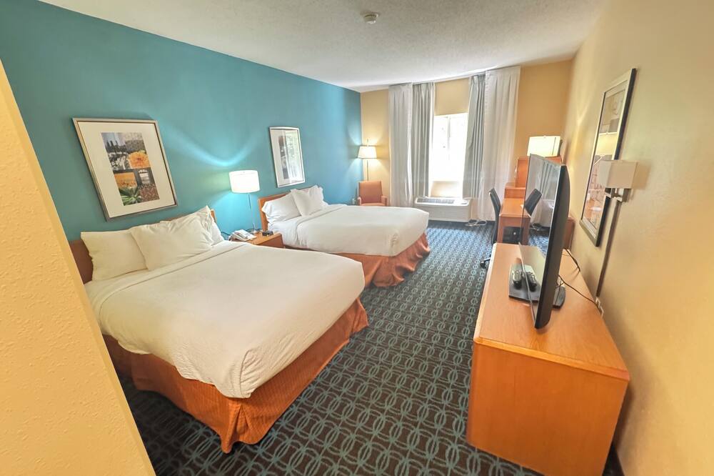 ロードウェイ イン 写真