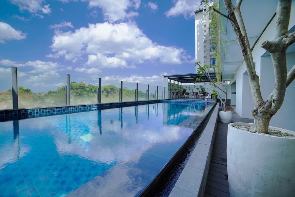 ホテル フォルトゥナグランデ ジェンベル 写真