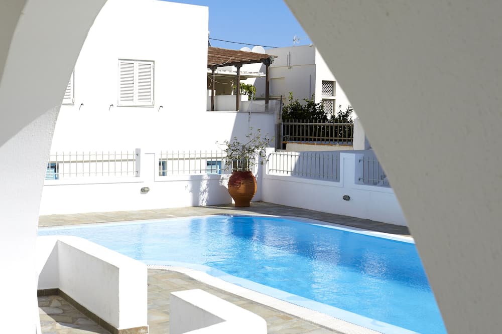 ニッソス ティラ ホテル 写真