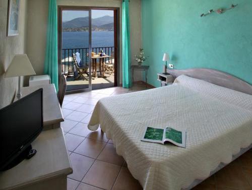 ホテル カステル ドルシノ 写真