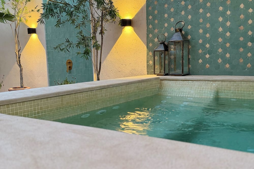 Riad Jona 写真