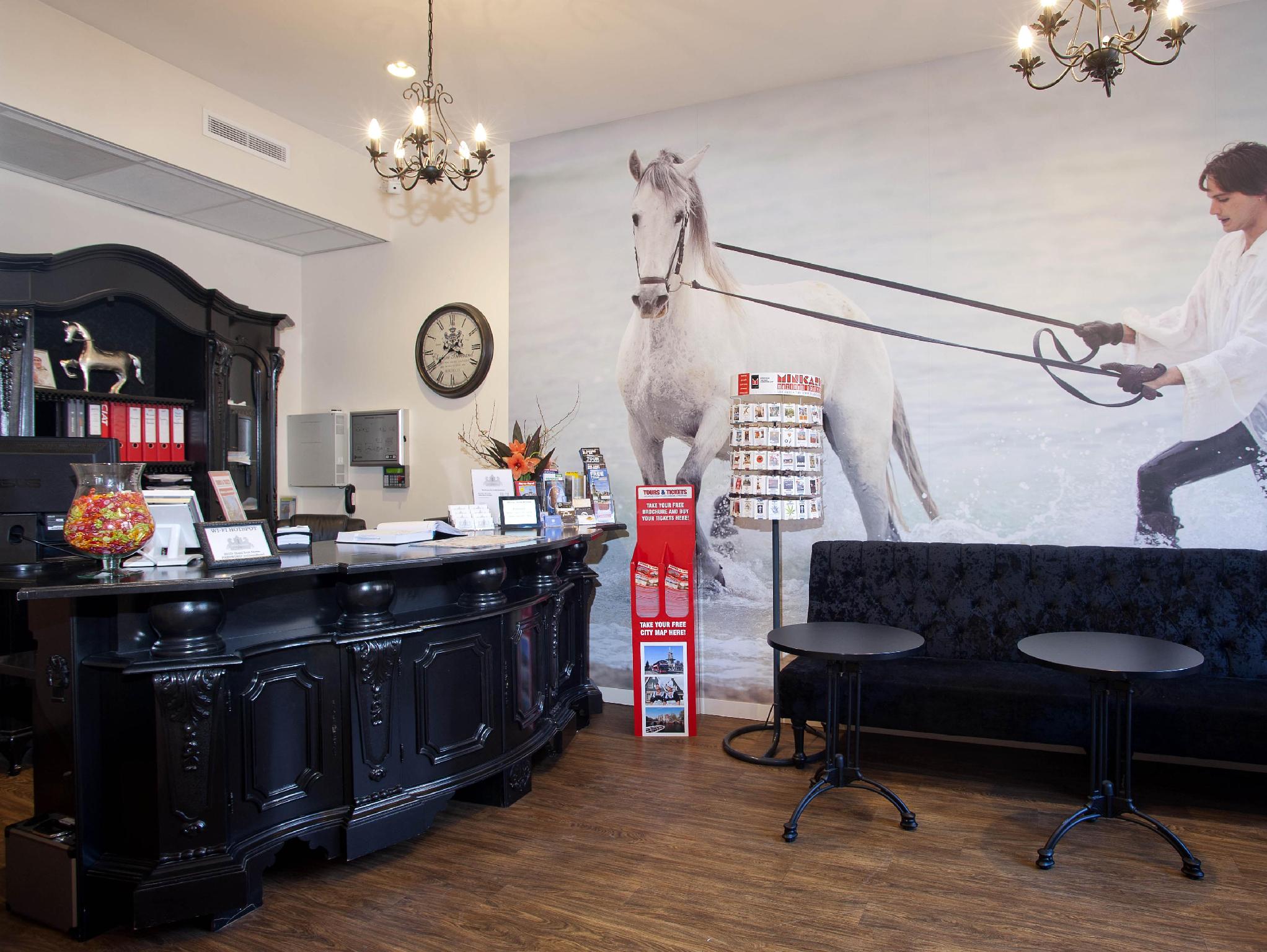 ホテル アイアン ホース 写真