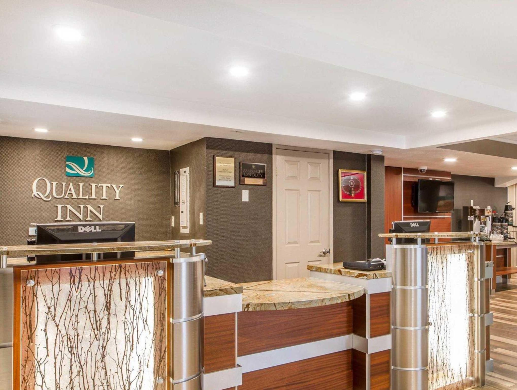 クオリティ イン サクラメント コンベンション センター 写真