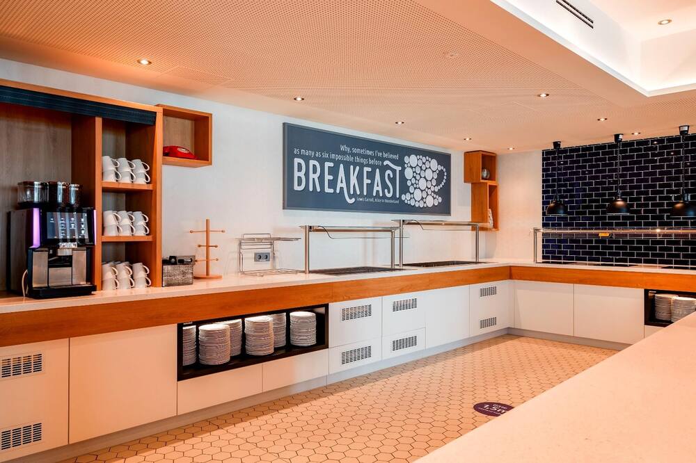 プレミア イン ミュンヘン エアポート ズュード 写真