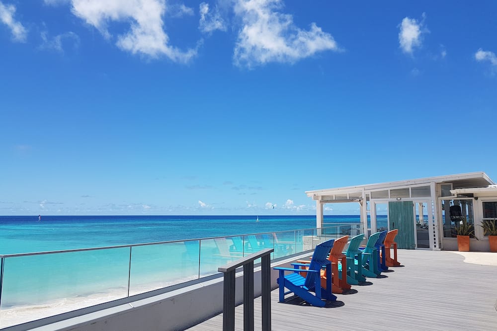 Sea Breeze Beach Hotel 写真