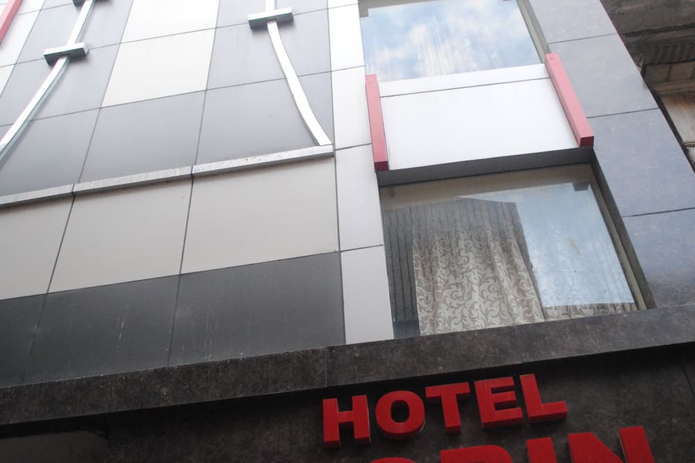 ホテル ロビン 写真