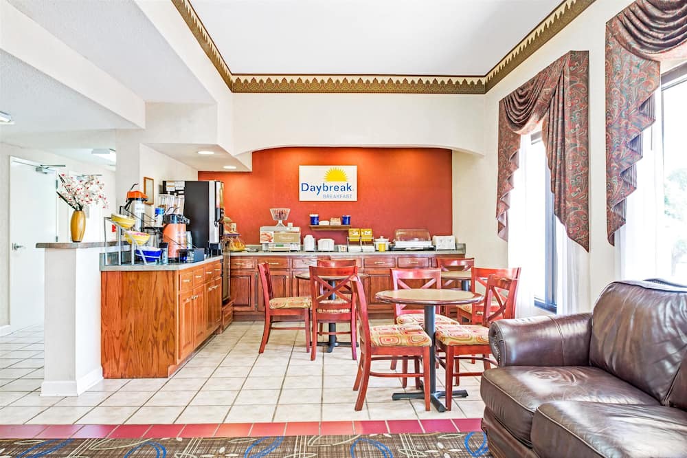 デイズ イン バイ ウィンダム コビントン 写真