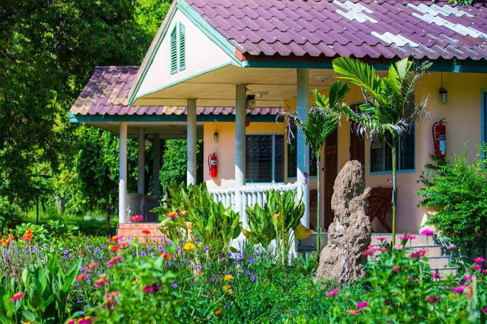 The Country Lake Nature Lodge Hotel 写真