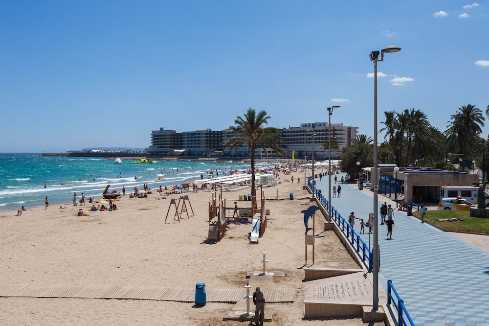 ""ランブラ アリカンテ コンタクトレス"","2 写真