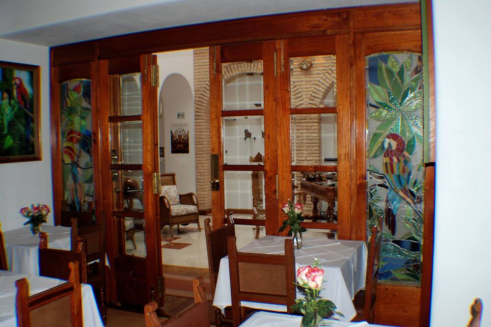 ホテル エル レリカリオ デル カルメン 写真