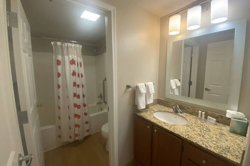 メインステイ スイーツ ミドルバーグ ハイツ クリーブランド エアポート 写真