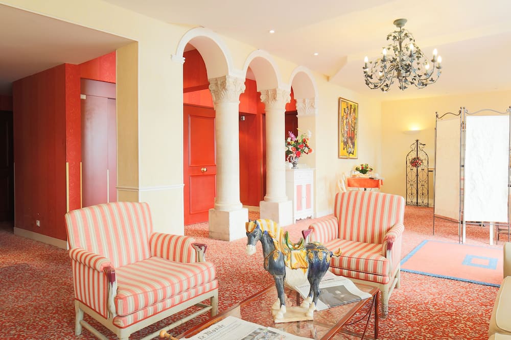 ホテル デランブル 写真