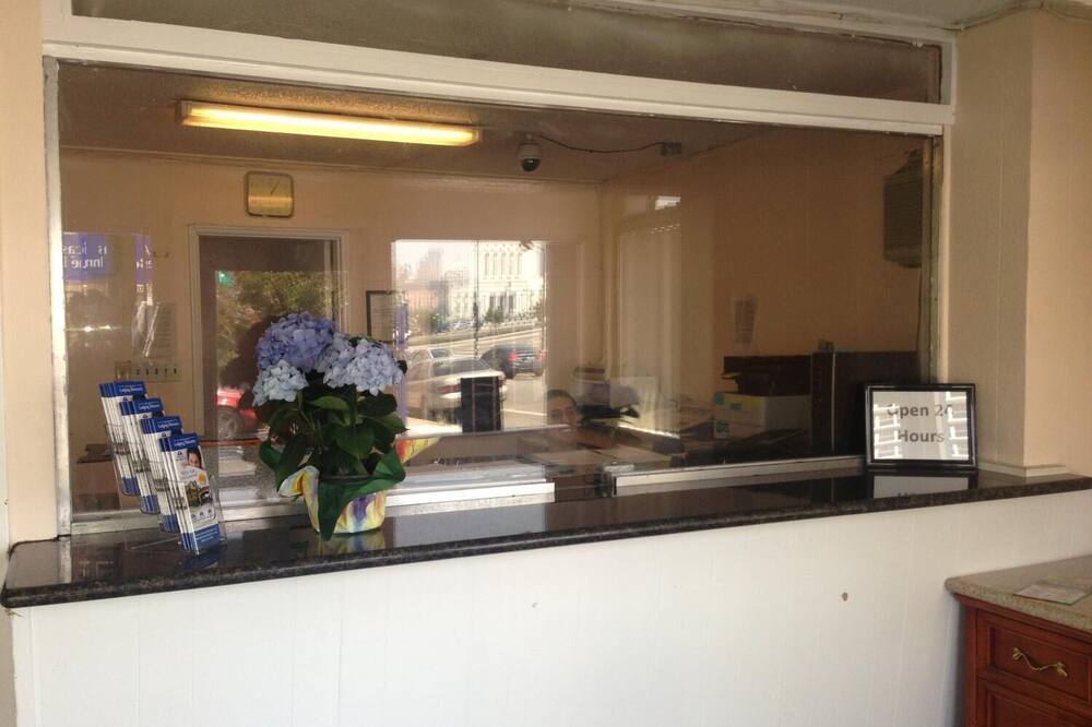 アメリカズ ベスト バリュー イン オークランド レイク メリット 写真