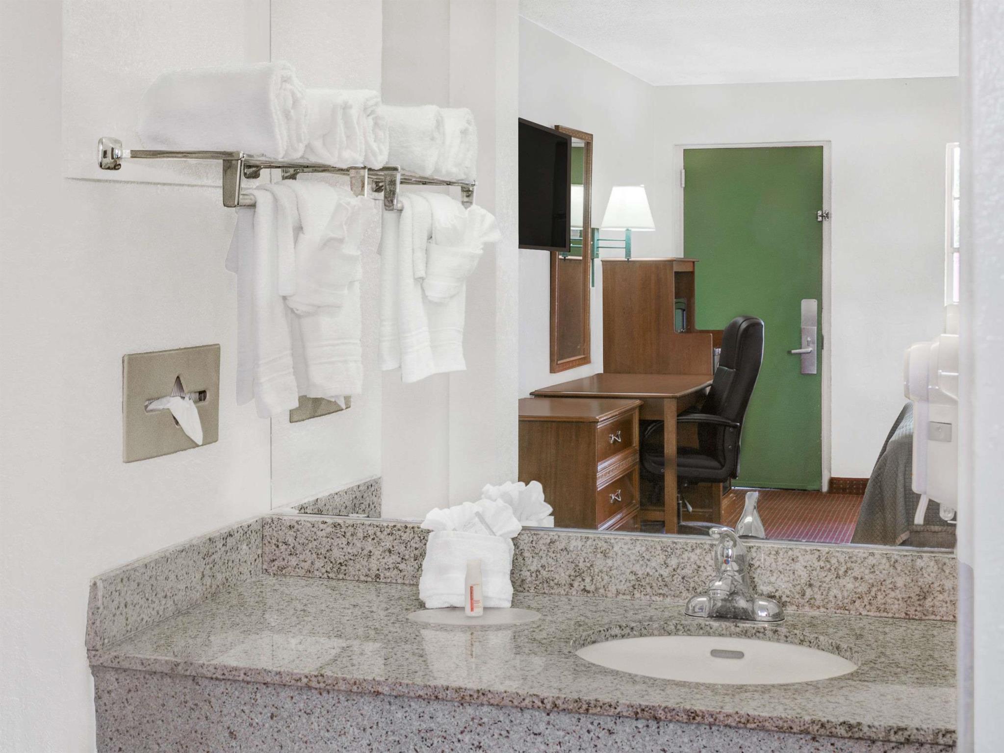 ハワード ジョンソン バイ ウィンダム フォート マイヤーズ フロリダ 写真