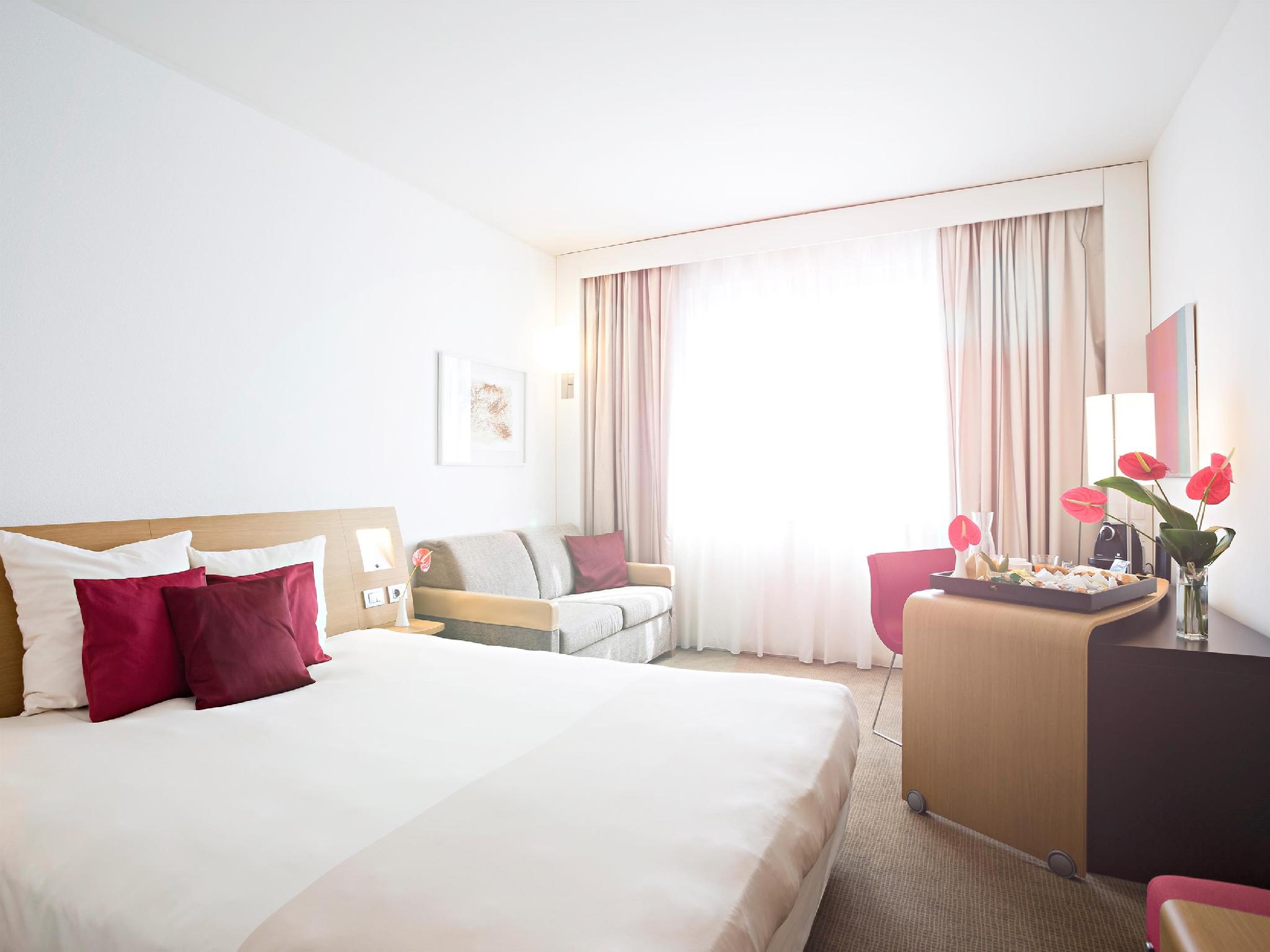 ノボテル サレルノ エスト アレキ 写真