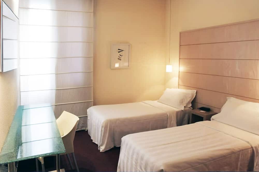 ビーアンドビー ホテル ファースト 写真