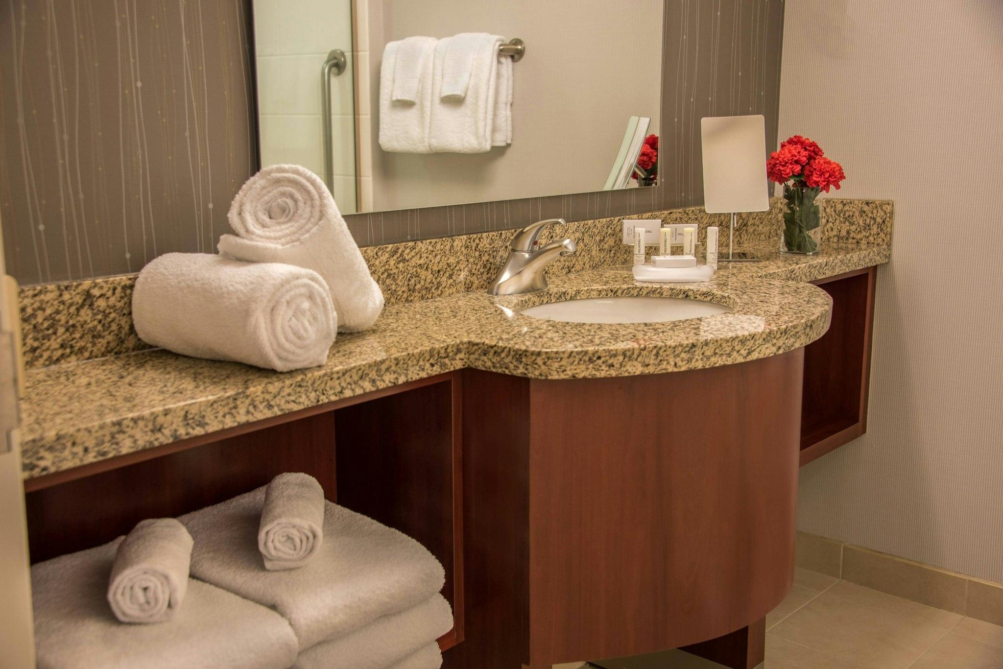 Courtyard by Marriott Bethesda Chevy Chase 写真