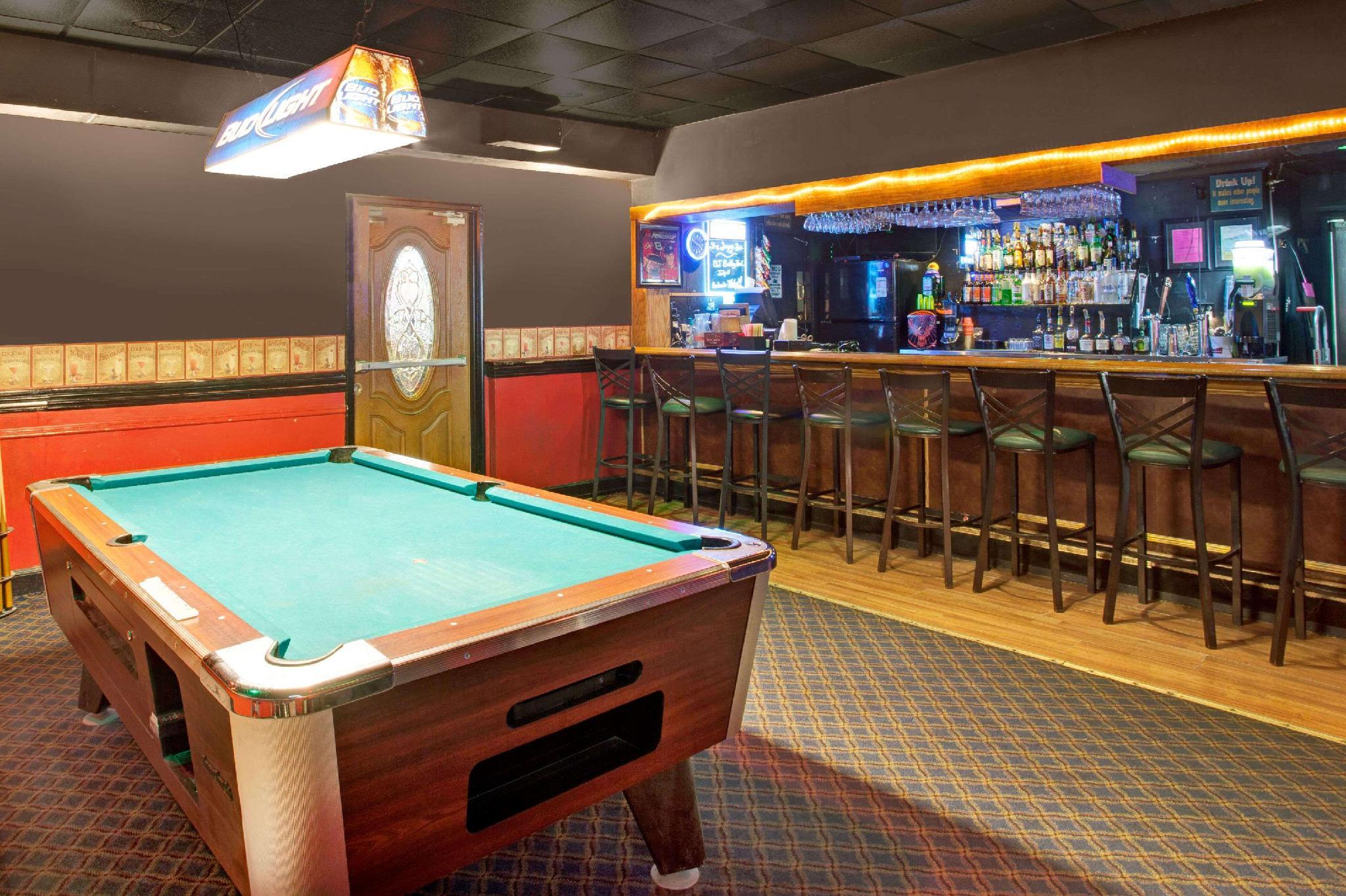 デイズ イン バイ ウィンダム フォレスト シティ 写真