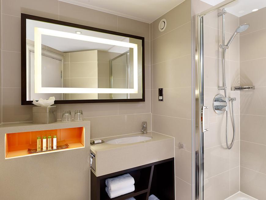 ダブルツリー バイ ヒルトン ロンドン イーリング 写真