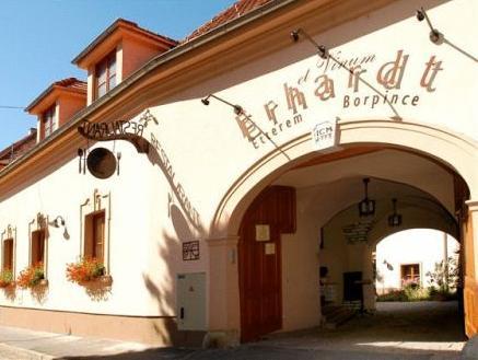 エルハルト パンジオ 写真