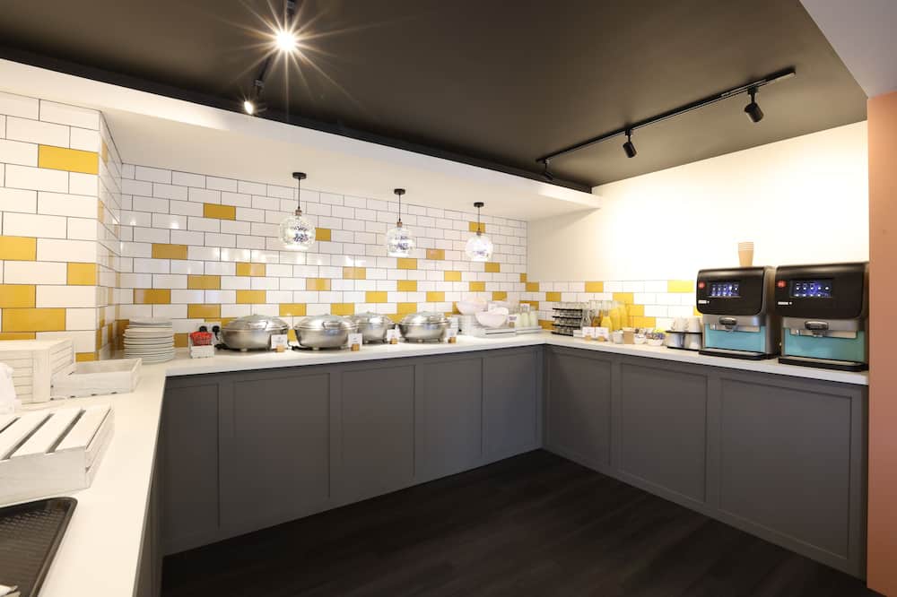 ノウズリー イン & ラウンジ 写真