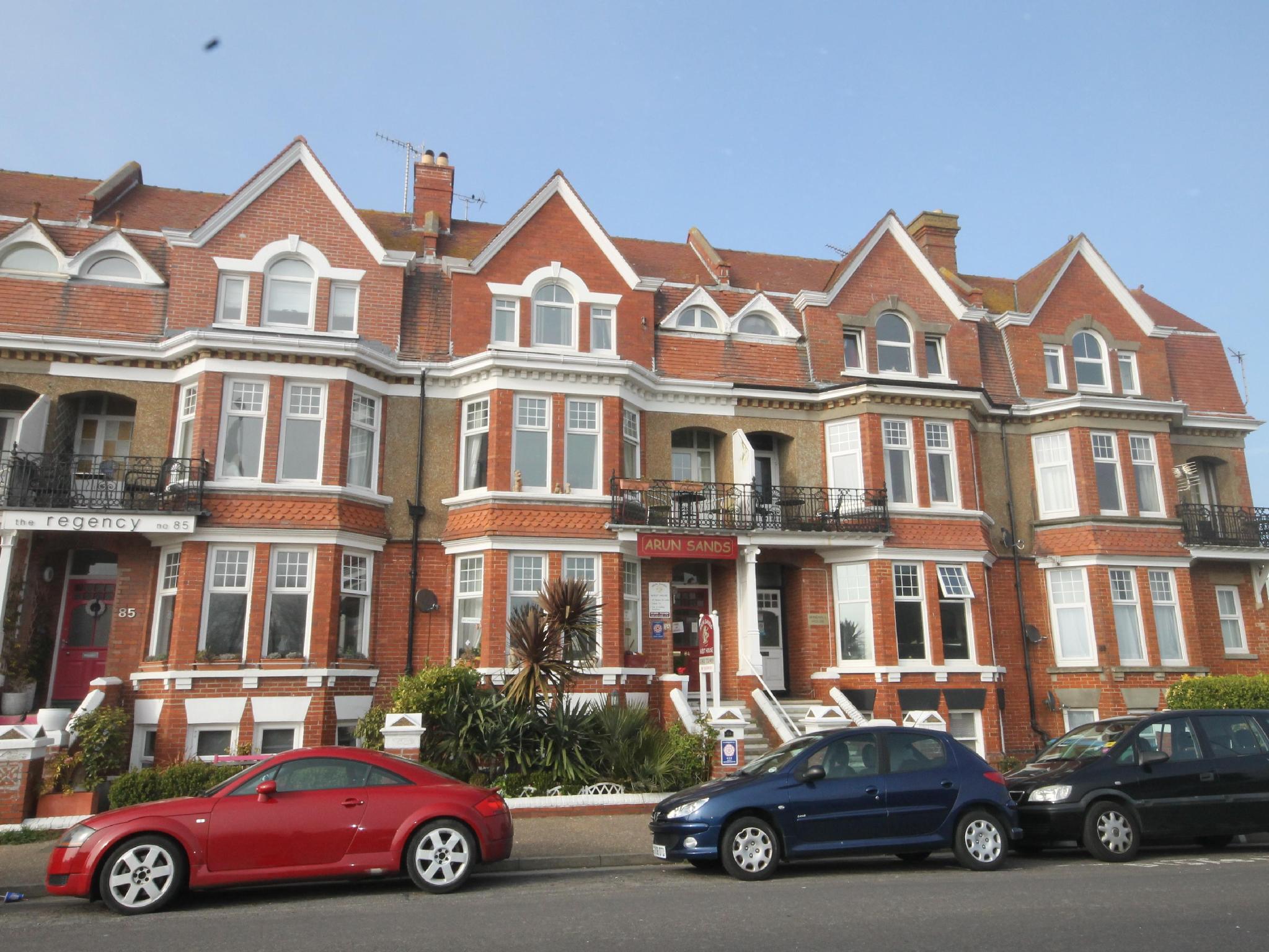 アルン サンズ 写真