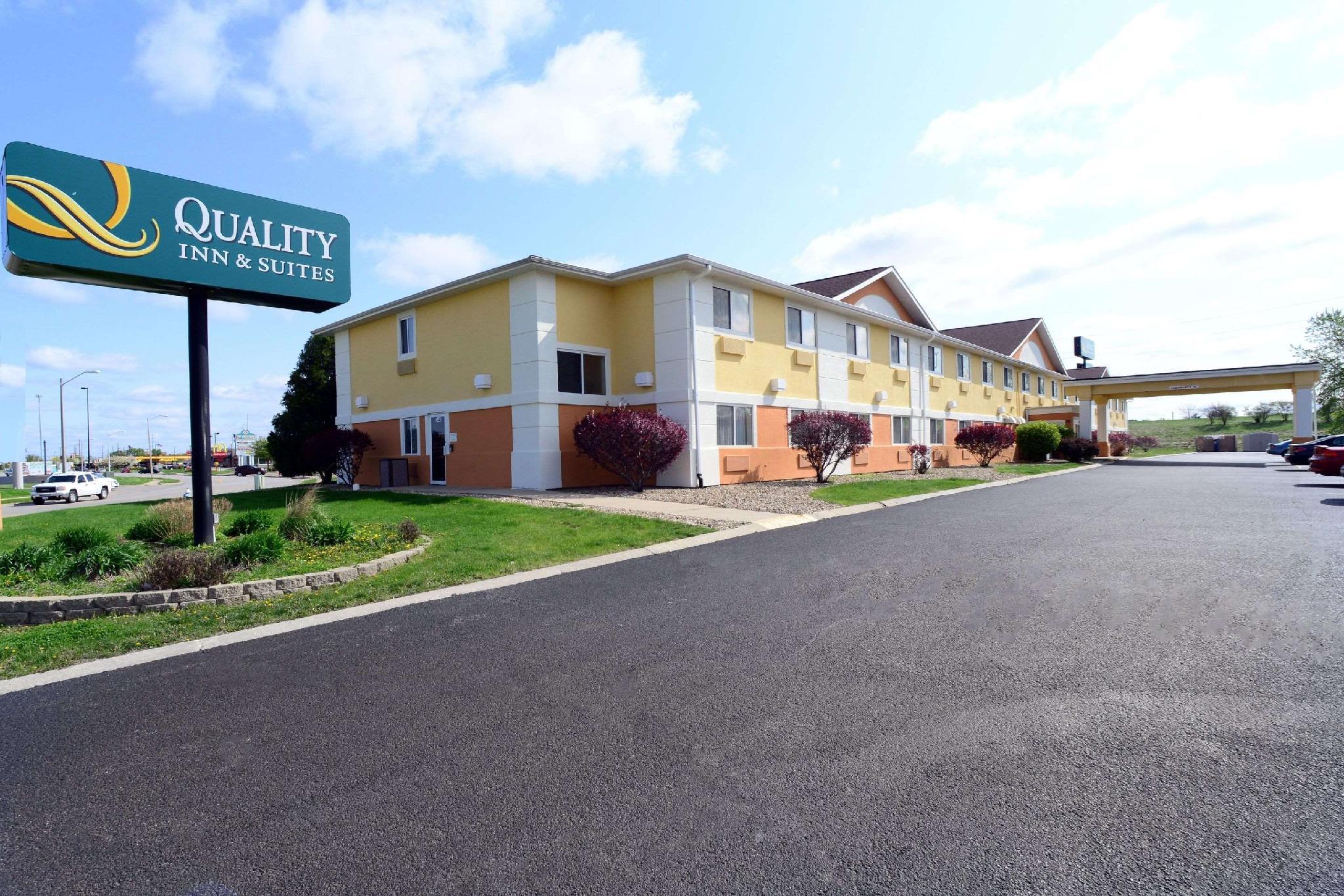 Quality Inn and Suites Springfield Southwest near I-72