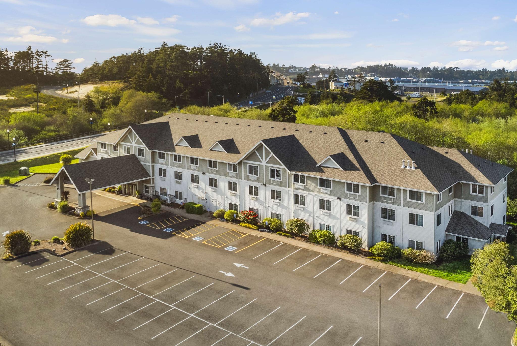 La Quinta Inn & Suites by Wyndham Newport 写真