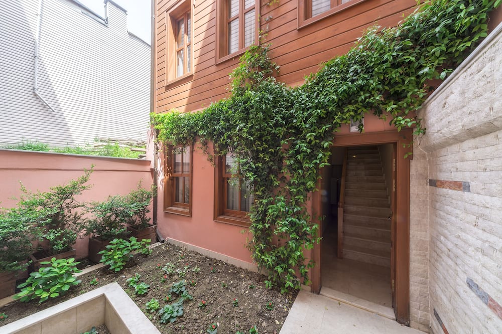 ラリン ホテル 写真