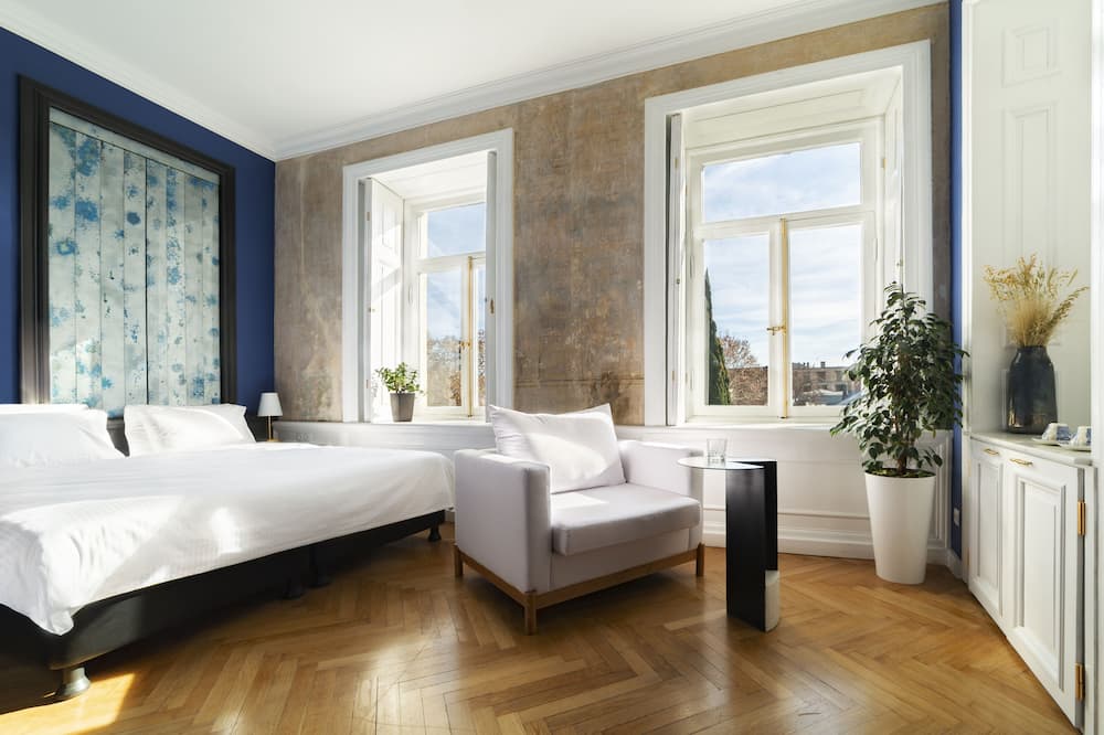 アンフウンド ドア 写真