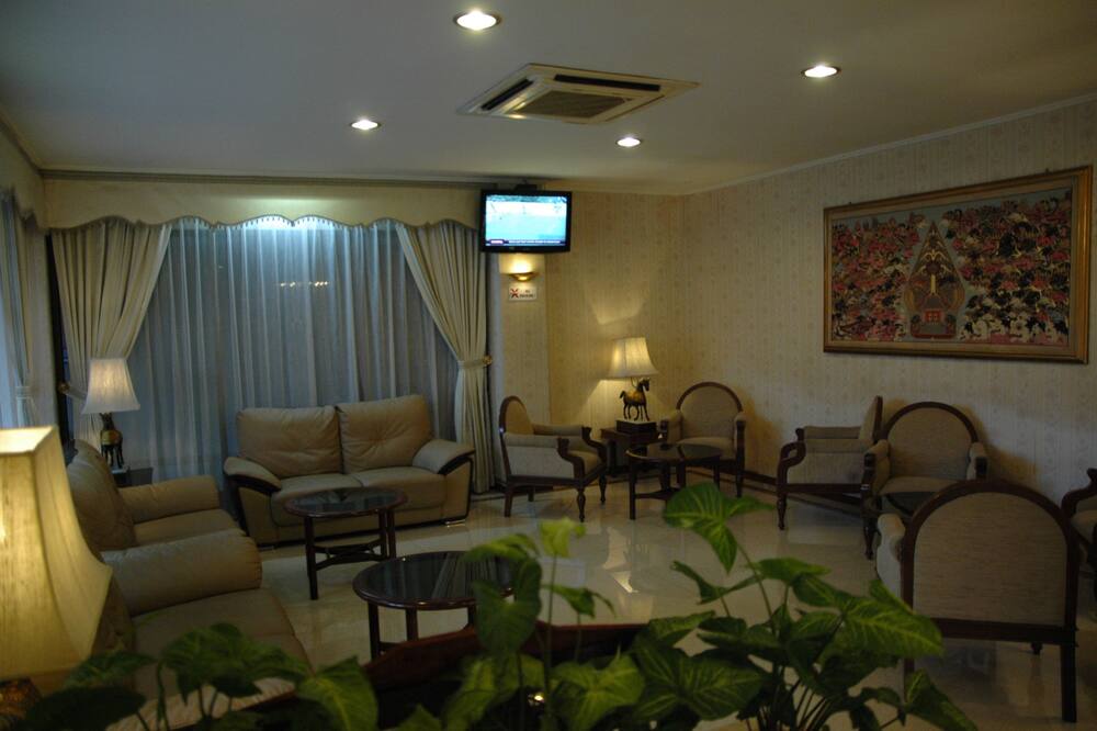 リヤディ パレス ホテル 写真