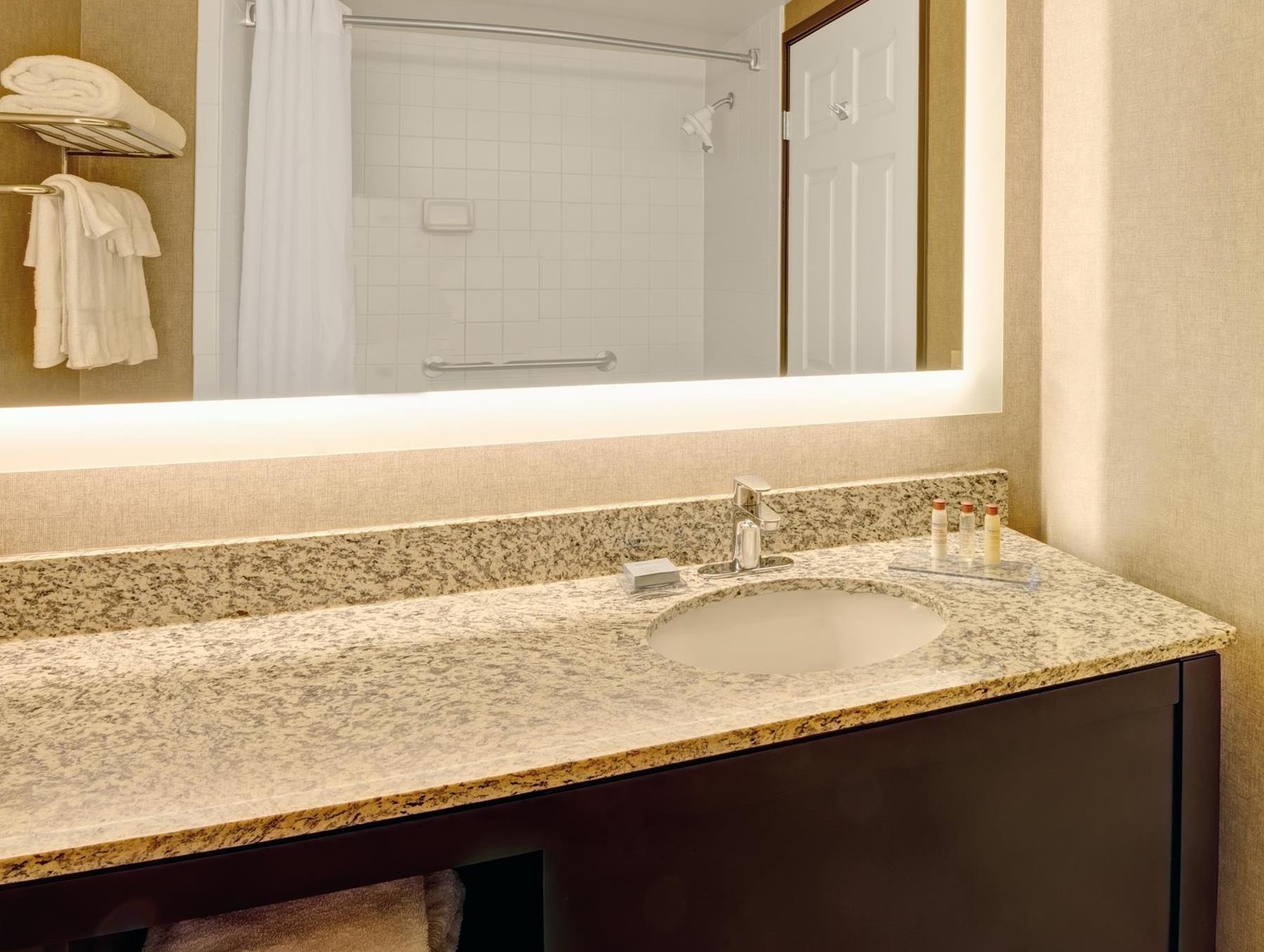 ウィンゲート バイ ウインダム シンシナティ ブルー アッシュ 写真