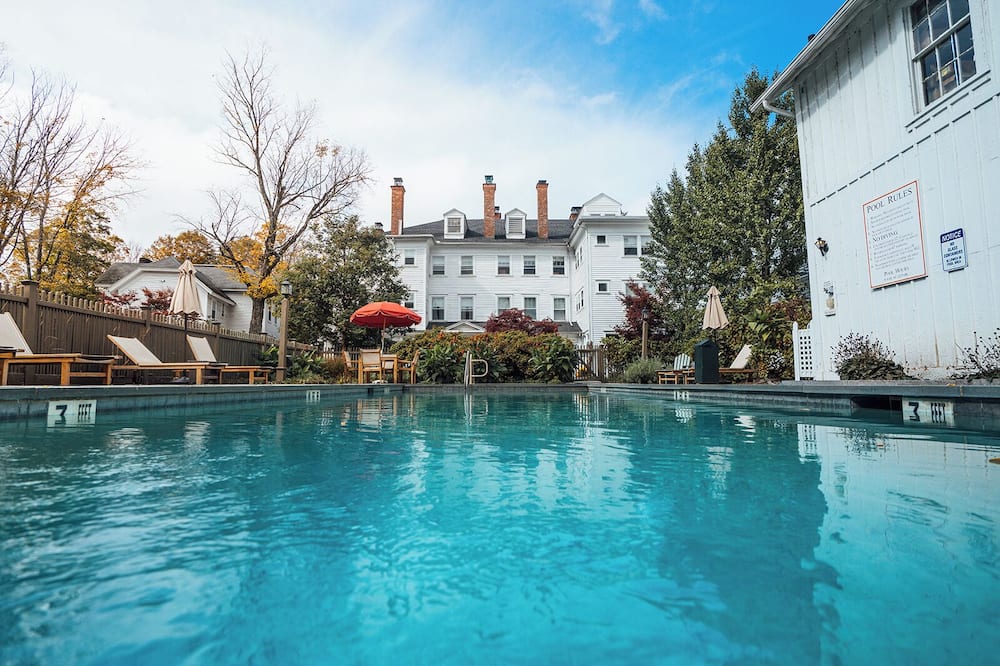 ザ レッド ライオン イン 写真