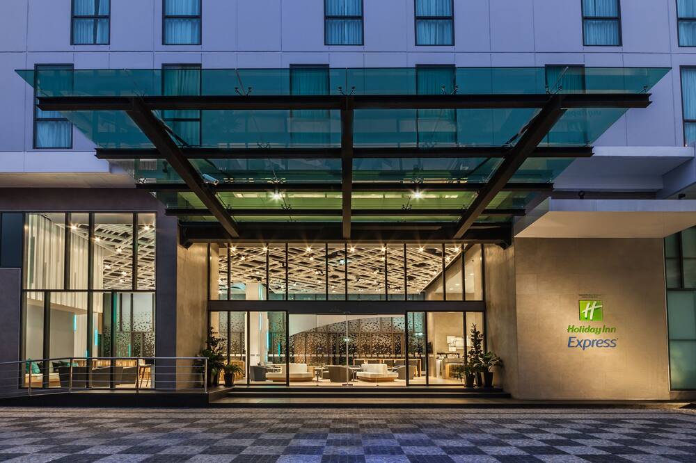 ホリデイ イン エクスプレス バンコク ソイ スーンウィチャイ バイ IHG 写真