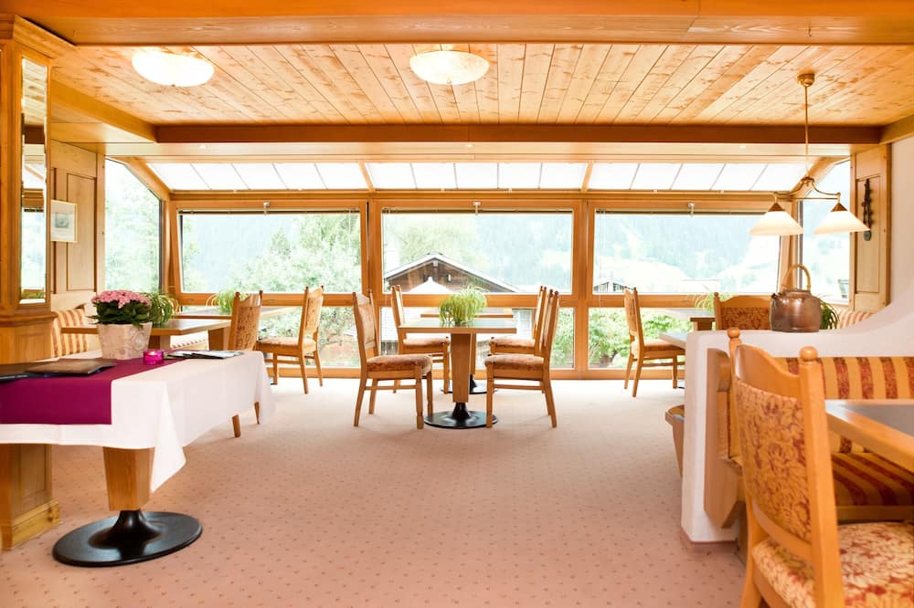 ホテル カプリス グリンデルヴァルト 写真