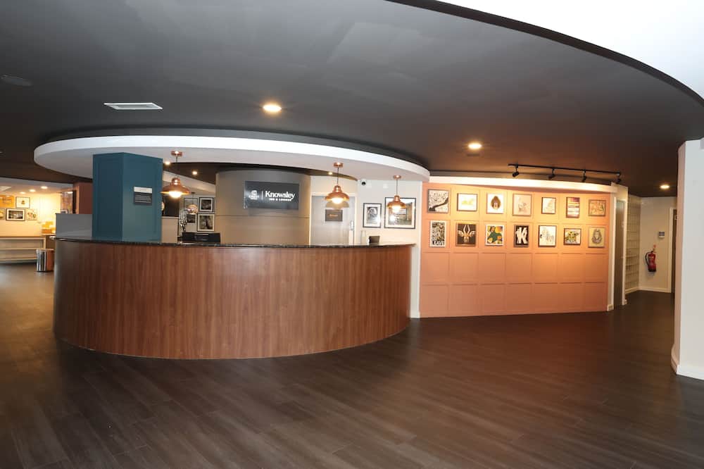 ノウズリー イン & ラウンジ 写真