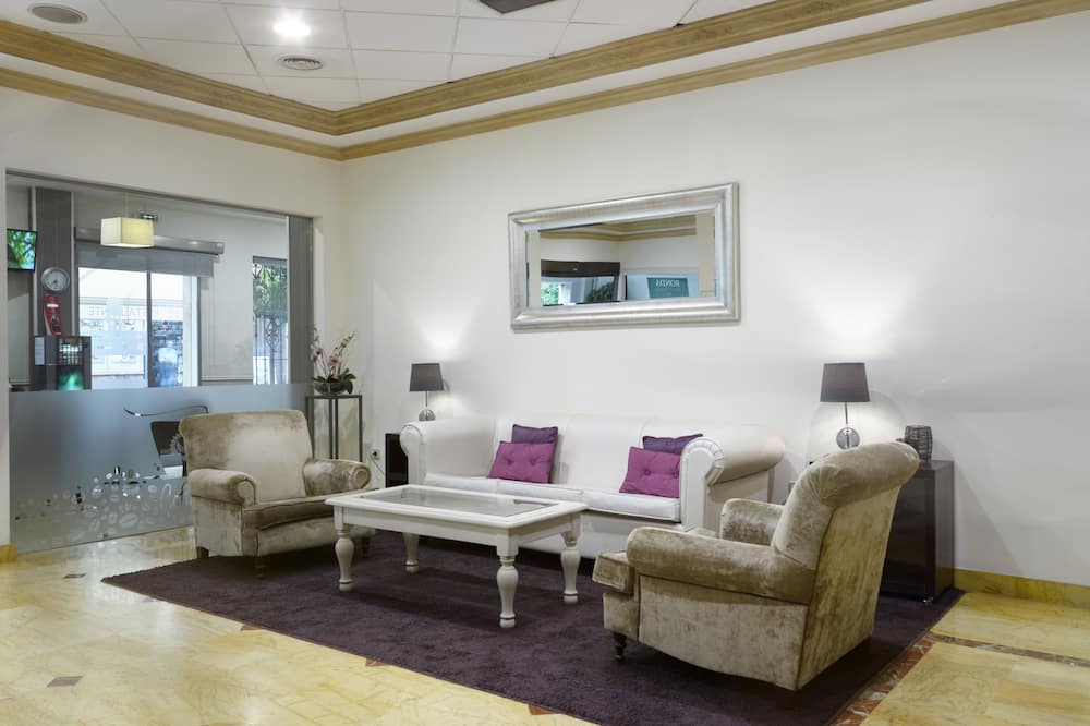 ホテル マエストランサ 写真