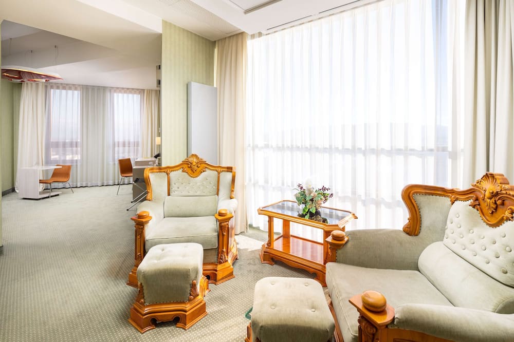 ゴールデン チューリップ アナ タワー シビウ 写真