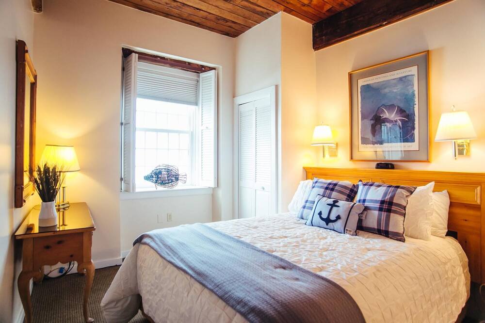Newport Bay Club and Hotel 写真