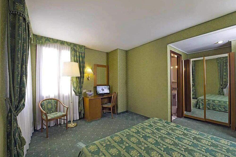 ホテル ナツィオナーレ 写真