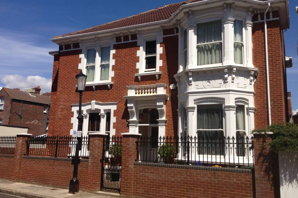 ザ クラレンス ブティック ルームズ 写真