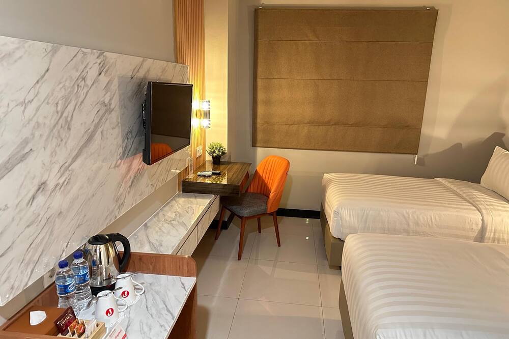 ディプリマホテルジェムルサリスラバヤ 写真