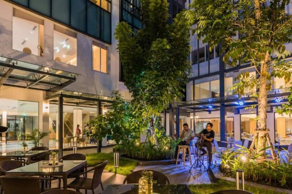 ラッタナチョル ホテル 写真