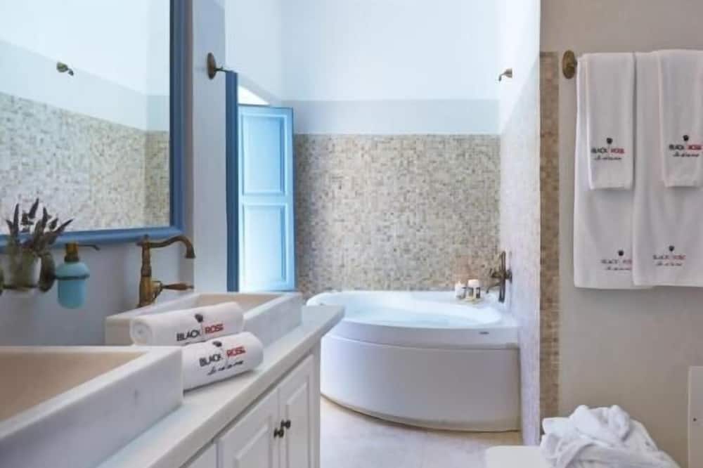 ブラック ローズ スイーツ 写真