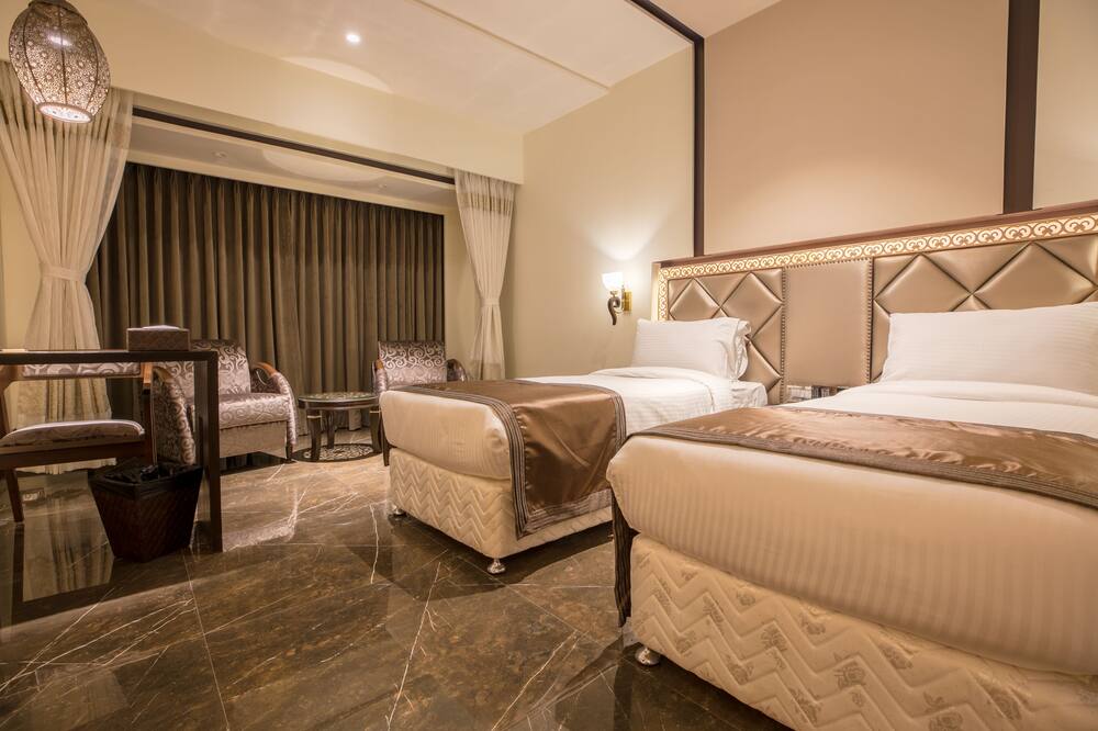 ペニンシュラ レッドパイン 写真