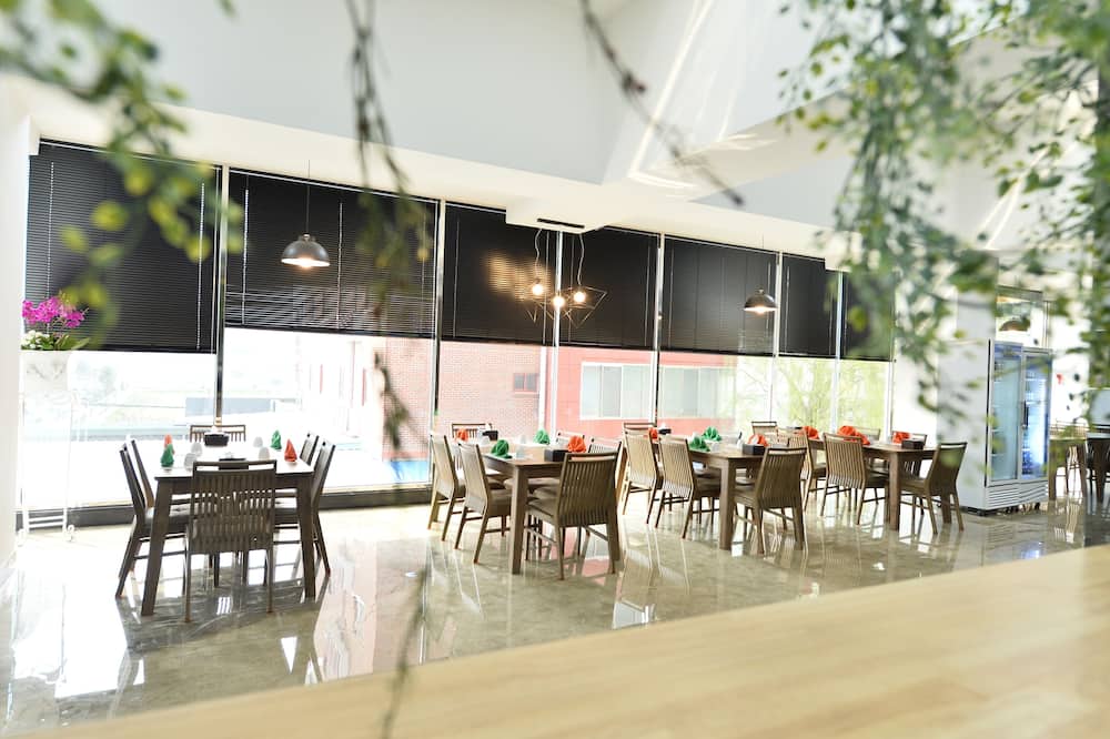 クァンジュ ツーリスト ホテル 写真