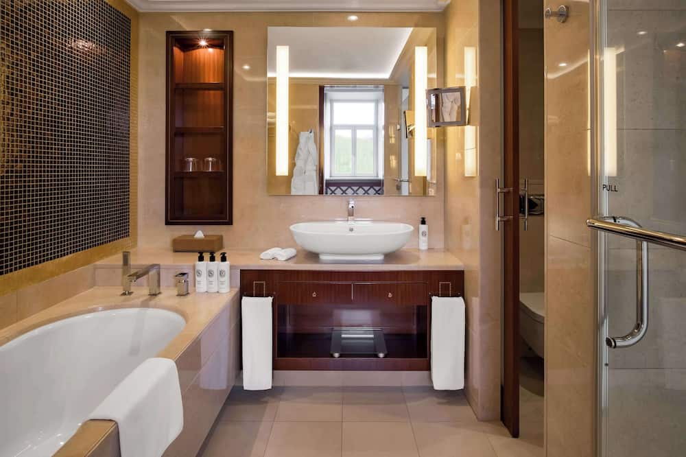 グランド ホテル ヴィリニュス、キュリオ コレクション バイ ヒルトン 写真