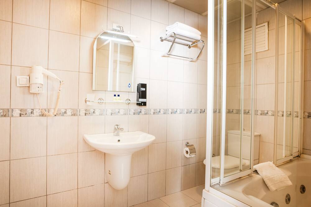 ゴールデン シヤヴ ホテル 写真