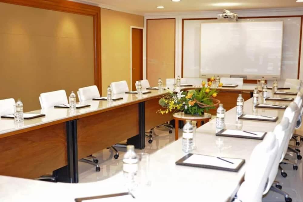 ナサ バンコク エアポート レール リンク 写真