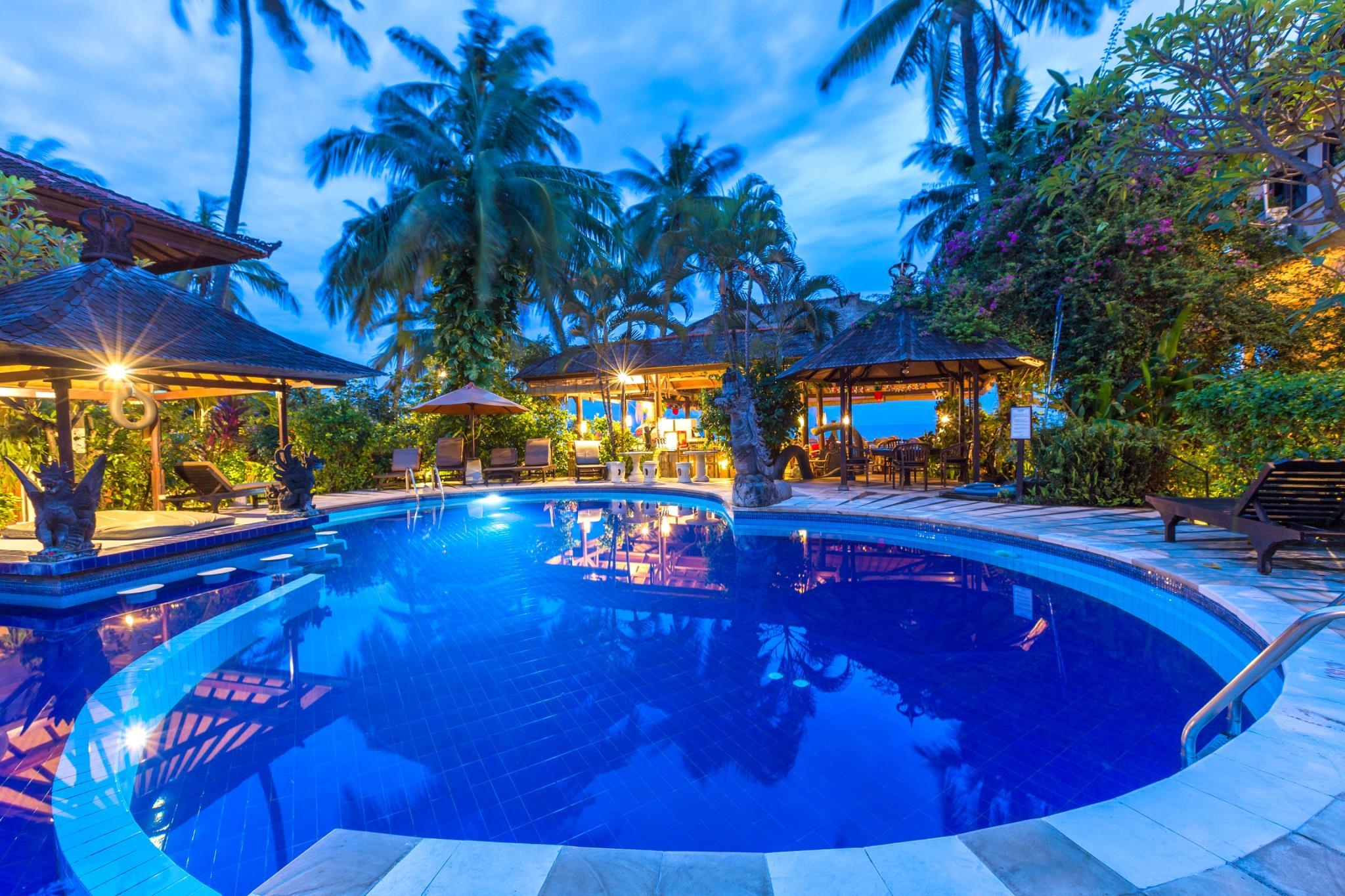 ニュー アディラマ ビーチ ホテル 写真